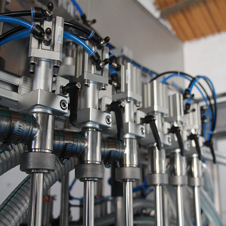 stroj za polnjenje oljk